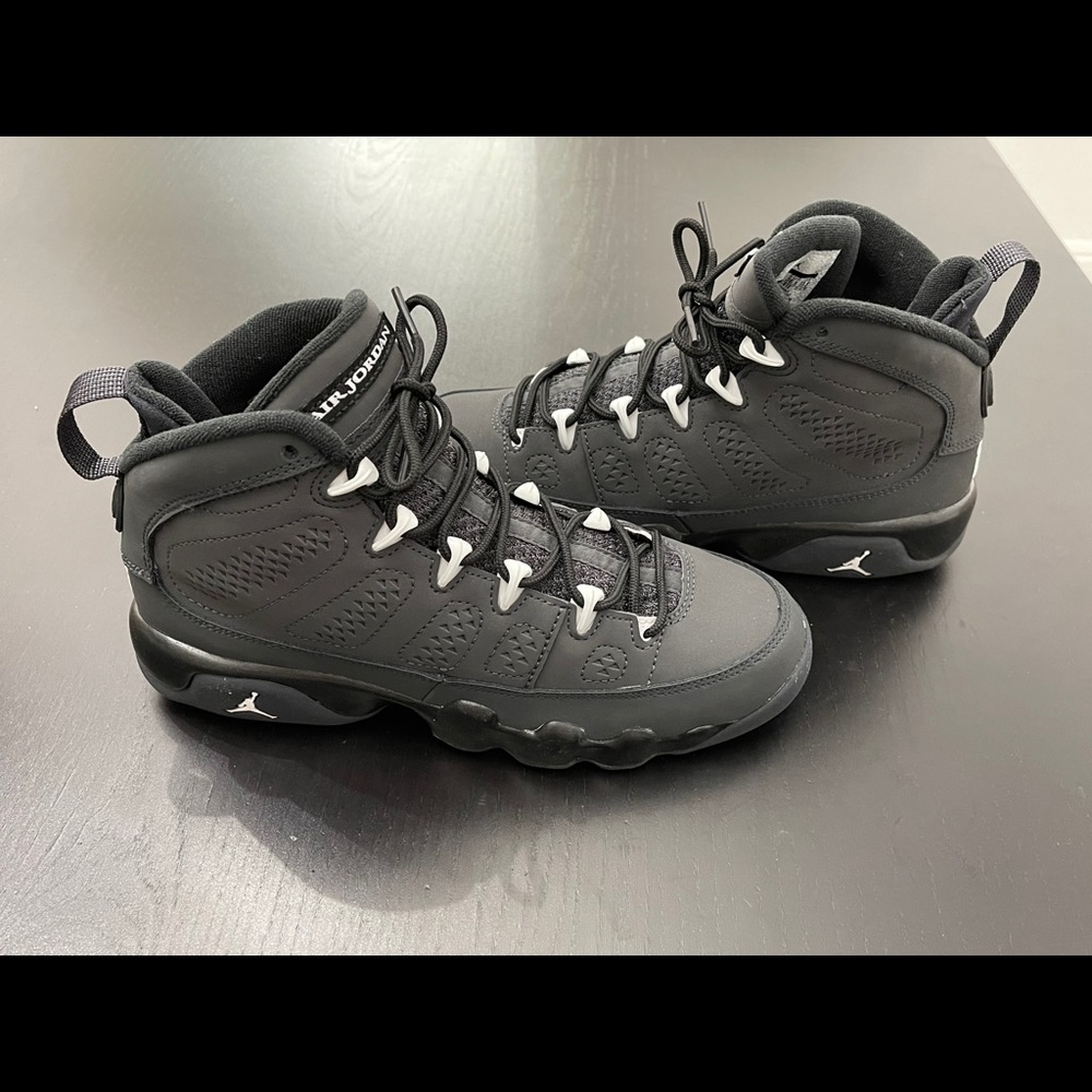 Air Jordan 9 Retro BG size 4.5 Youth.